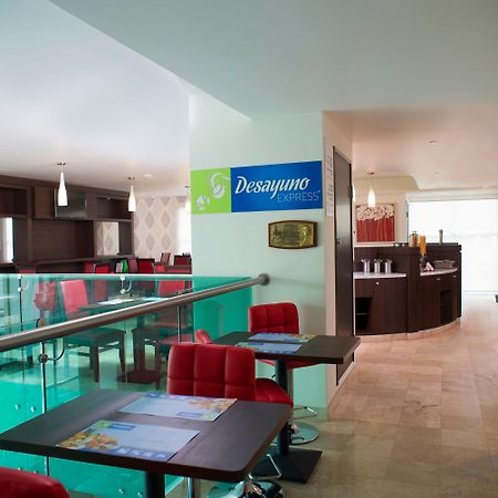 Holiday Inn Express & Suites Queretaro By Ihg Exterior foto